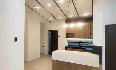 Urdesa Norte Casa recién remodelada 3 dormitorios un a planta con garaje excelentes  acabados!! Para oficina o vivienda