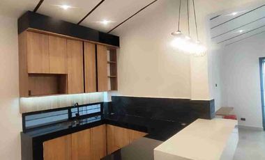Urdesa Norte Casa recién remodelada 3 dormitorios un a planta con garaje excelentes  acabados!! Para oficina o vivienda