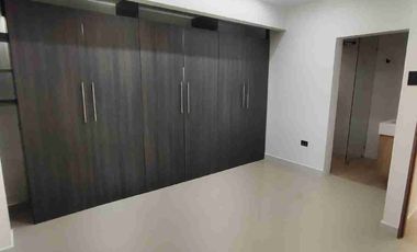 Urdesa Norte Casa recién remodelada 3 dormitorios un a planta con garaje excelentes  acabados!! Para oficina o vivienda