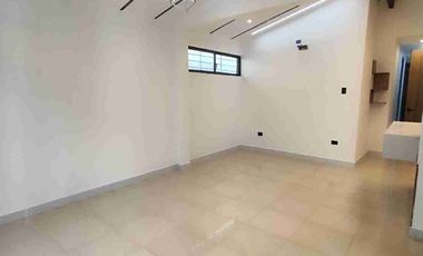 Urdesa Norte Casa recién remodelada 3 dormitorios un a planta con garaje excelentes  acabados!! Para oficina o vivienda
