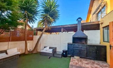 Hermosa casa 4D+3B en condominio muy seguro