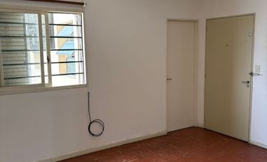 V DEVOTO - Monoambiente - Avda. Mosconi 3633