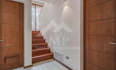 3 D, 3 B, Sala De Estar, Escritorio, Serv Completos. Jardín con piscina