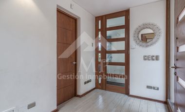 3 D, 3 B, Sala De Estar, Escritorio, Serv Completos. Jardín con piscina