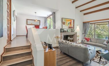 3 D, 3 B, Sala De Estar, Escritorio, Serv Completos. Jardín con piscina