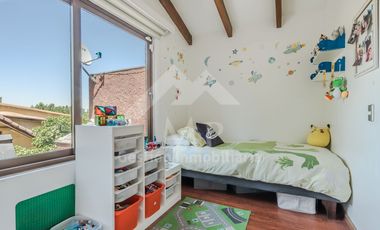 3 D, 3 B, Sala De Estar, Escritorio, Serv Completos. Jardín con piscina