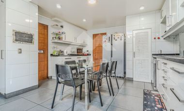 3 D, 3 B, Sala De Estar, Escritorio, Serv Completos. Jardín con piscina