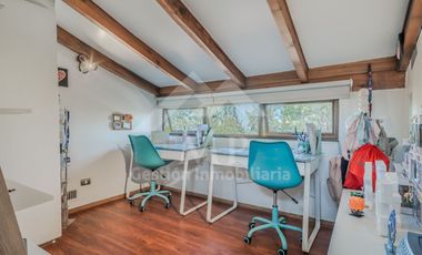 3 D, 3 B, Sala De Estar, Escritorio, Serv Completos. Jardín con piscina