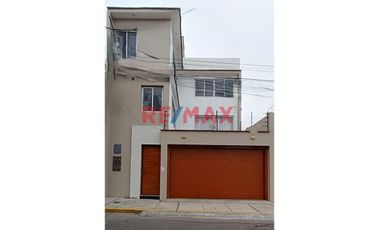 VENTA DE CASA UR. BELLAMAR   NUEVO CHIMBOTE