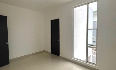 Casa en venta ubicada en Cumbres de Santiago