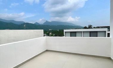 Casa en venta ubicada en Cumbres de Santiago