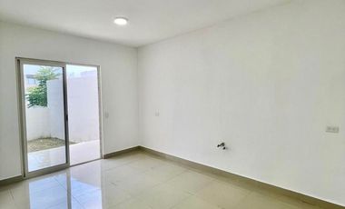 Casa en venta ubicada en Cumbres de Santiago