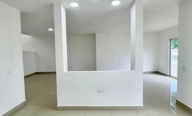 Casa en venta ubicada en Cumbres de Santiago