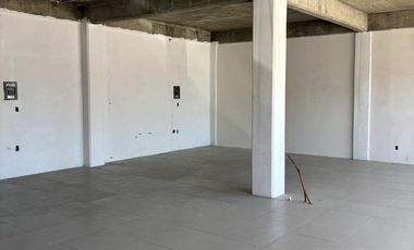 RENTO LOCALES EN PLAZA COMERCIAL SOBRE EJERCITO MEXICANO