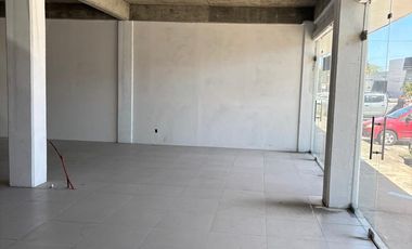 RENTO LOCALES EN PLAZA COMERCIAL SOBRE EJERCITO MEXICANO