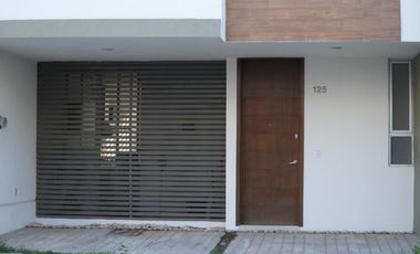 Casa en Venta en Los Espinos Santa Anita Jal