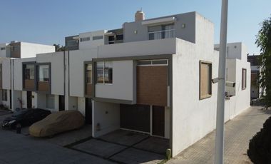 Casa en Venta en Los Espinos Santa Anita Jal