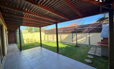 Casa 4d/3b En Condominio, Desocupada