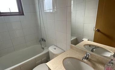 Casa 4d/3b En Condominio, Desocupada