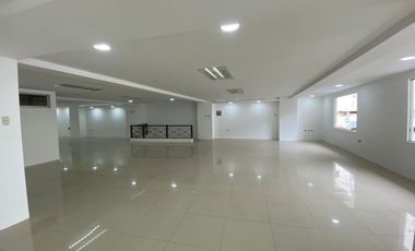 Centro Machala Amplio Local Comercial