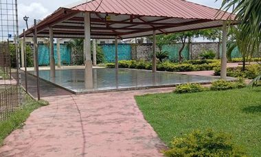 Se vende casa en Babahoyo en urbanizacion