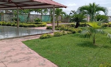Se vende casa en Babahoyo en urbanizacion