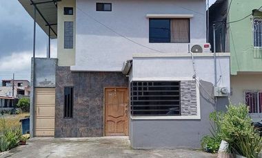 Se vende casa en Babahoyo en urbanizacion