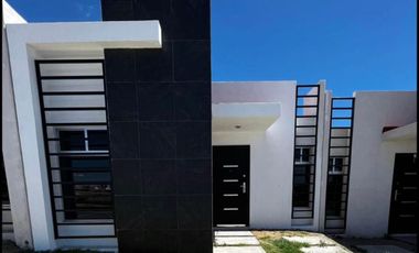 Casa en Venta por solo 890000  Prados-Pachuquilla