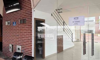 Se Alquila Local Frente a la Ria en el Centro Comercial Mix Center de 171m2 incluye IVA y Alicuota