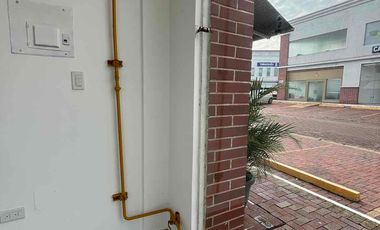 Se Alquila Local Frente a la Ria en el Centro Comercial Mix Center de 171m2 incluye IVA y Alicuota