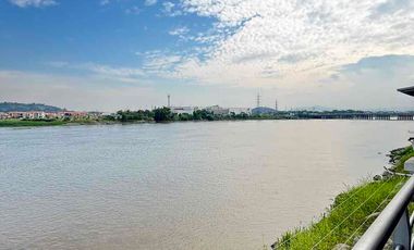 Se Alquila Local Frente a la Ria en el Centro Comercial Mix Center de 171m2 incluye IVA y Alicuota