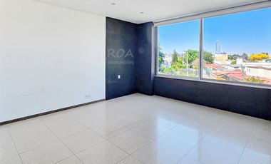Ciudad del Sol: Departamento de 2 REC con espacio verde | English spoken