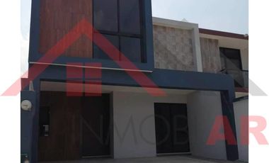 EN VENTA CASA EN FRACCIONAMIENTO LOS ROBLES