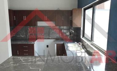 EN VENTA CASA EN FRACCIONAMIENTO LOS ROBLES