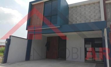 EN VENTA CASA EN FRACCIONAMIENTO LOS ROBLES