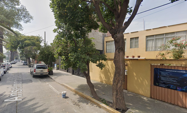 CASA EN ANSELMO PORTILLO, JARDÍN BALBUENA