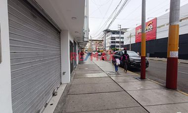 ALQUILER DE LOCAL COMERCIAL EN EL CORAZON DE CHIMBOTE.  A POCOS METROS DE LA PLAZA DE ARMAS