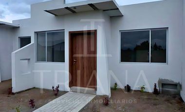 CASAS NUEVAS EN VENTA VIA MARIANITAS CALDERON QUITO