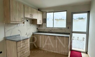 CASAS NUEVAS EN VENTA VIA MARIANITAS CALDERON QUITO