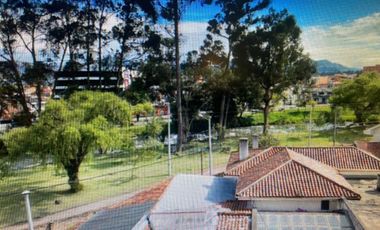 Amplio y lujoso departamento en venta 188m2 Av. Paseo Tres de Noviembre - Cuenca