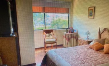 Amplio y lujoso departamento en venta 188m2 Av. Paseo Tres de Noviembre - Cuenca