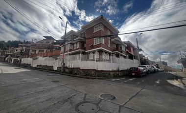 casa Rentera en venta de 3 departamentos sector pencas San Sebastián