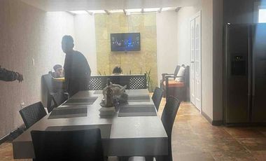 casa Rentera en venta de 3 departamentos sector pencas San Sebastián