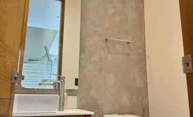 En venta casa de lujo en  Solares en coto Terma