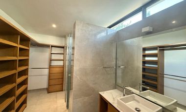 En venta casa de lujo en  Solares en coto Terma