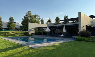 En venta casa de lujo en  Solares en coto Terma