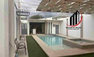 VENTA RINCONES DE SAN MARCOS,UNA PLANTA,3 RECAMARAS CON OPCION A UNA 4TA. 792M2 T. Y 529M2 C. ALBERCA ,PANELES.