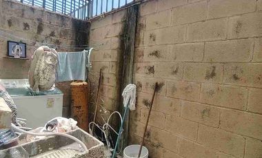 Casa literalmente frente alberca dos recámaras para crédito Infonavit