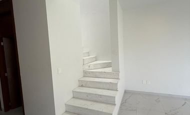 CASA NUEVA  DE LUJO EN VENTA EN CAPITAL NORTE COTO ALICANTE