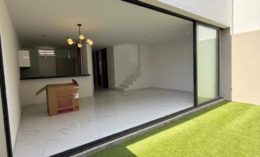 CASA NUEVA  DE LUJO EN VENTA EN CAPITAL NORTE COTO ALICANTE